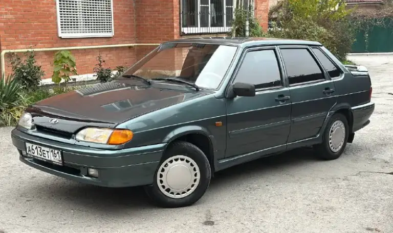 Продам ваз 2115! Год выпуска:2010 пробег 190 т. Км. Авто в отличном состоянии как внешне так и технически! Кузов ровный без ржавчины и гнили коррозии и т, д. Днище целое не гнилое!! Практически все в заводском окрасе! За исключение пару локальных окрасов не значительных! Работает отлично, ровно не троит не дымит, масло не расходует от замены до замены! Кпп все передачи включаются нечего не хрустит не вылетает все работает так как должно работать! По электрике все четко, чистый и ухоженный салон! Кристальна чистая автотека 2 хоз! Без дтп выплат и т. Д. Переоформление в мрэо или по дкп. Есть магнитола, и 4 динамика, машина на хорошей летний резине + зимняя резина почти новая в подарок! Цена за авто:335000 р. Торг. Звоните в любое время +79496255700
📲 Tg: николай петрович
📞 Звоните: +7(949)6255700 - фотография - 1