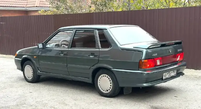 Продам ваз 2115! Год выпуска:2010 пробег 190 т. Км. Авто в отличном состоянии как внешне так и технически! Кузов ровный без ржавчины и гнили коррозии и т, д. Днище целое не гнилое!! Практически все в заводском окрасе! За исключение пару локальных окрасов не значительных! Работает отлично, ровно не троит не дымит, масло не расходует от замены до замены! Кпп все передачи включаются нечего не хрустит не вылетает все работает так как должно работать! По электрике все четко, чистый и ухоженный салон! Кристальна чистая автотека 2 хоз! Без дтп выплат и т. Д. Переоформление в мрэо или по дкп. Есть магнитола, и 4 динамика, машина на хорошей летний резине + зимняя резина почти новая в подарок! Цена за авто:335000 р. Торг. Звоните в любое время +79496255700
📲 Tg: николай петрович
📞 Звоните: +7(949)6255700 - фотография - 2
