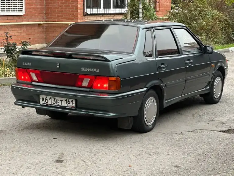Продам ваз 2115! Год выпуска:2010 пробег 190 т. Км. Авто в отличном состоянии как внешне так и технически! Кузов ровный без ржавчины и гнили коррозии и т, д. Днище целое не гнилое!! Практически все в заводском окрасе! За исключение пару локальных окрасов не значительных! Работает отлично, ровно не троит не дымит, масло не расходует от замены до замены! Кпп все передачи включаются нечего не хрустит не вылетает все работает так как должно работать! По электрике все четко, чистый и ухоженный салон! Кристальна чистая автотека 2 хоз! Без дтп выплат и т. Д. Переоформление в мрэо или по дкп. Есть магнитола, и 4 динамика, машина на хорошей летний резине + зимняя резина почти новая в подарок! Цена за авто:335000 р. Торг. Звоните в любое время +79496255700
📲 Tg: николай петрович
📞 Звоните: +7(949)6255700 - фотография - 4