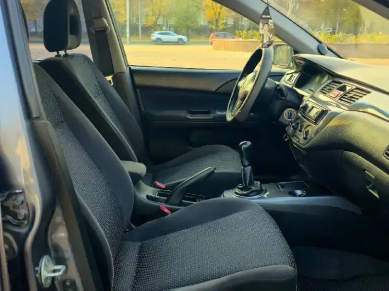 ‼️ В продаже mitsubishi lancer 9. Механика.

Mitsubishi lancer 9 — это легендарный автомобиль, созданный для тех, кто ценит комфорт и качество.

Он оснащен двигателем объемом 1,6 литра и мощностью 98 лошадиных сил, который обеспечивает равномерную работу и не требует дополнительного обслуживания. Ходовая часть также на высшем уровне: ни дребезга, ни стука.

Кузов находится в хорошем состоянии для своего возраста, без каких-либо серьёзных дефектов. Пробег составляет 250 000 км, что свидетельствует о том, что автомобиль прошел необходимое обслуживание и готов к эксплуатации.

Салон чистый и опрятный, что делает его удобным для длительных поездок и семейных путешествий. Багажник также порадует вас своей просторностью. Кондиционер в рабочем состоянии обеспечивает дополнительный комфорт в салоне.

Этот автомобиль не требует дополнительных вложений, что позволяет вам сразу же приступить к его эксплуатации.
499 999 ₽ Донецк
+79496376126
+79493129059 - фотография - 5