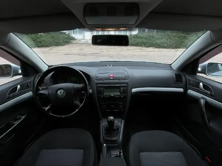 Продам skoda octavia а5
2008Года выпуска
Мотор 1.8
Кпп механика 6-ст
В хорошем состоянии, без гнили и ржавчины
Хорошая комплектация.
Работает абсолютно всё. Мотор bzb, цепь в превосходном состоянии не растянутая.
730.000Руб

Вопросы по телефону.
+79490241222 - фотография - 8