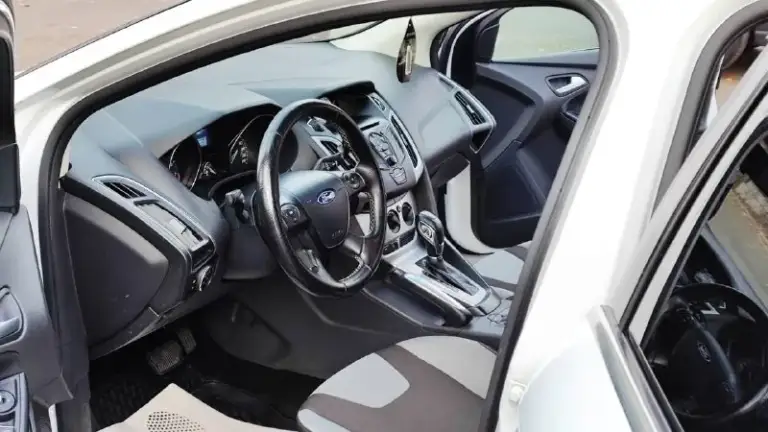 Продаю ford focus 3 рестайлинг /2012/2.0. Автомат🚘
Пробег215.000✅
В хорошем состояние!✅
По кузову без рыжиков и гнили✅
Двигатель в норме, работает ровно и четко масло не ест✅
Коробка в норме ✅
Ходовая обслужена✅
Все масла фильтра и жидкости менялись в вовремя✅
Автомобиль достоин вашего внимания.
Осмотр г. Донецк
Цена:685.000💸
Торг у капота❗️
Возможен обмен на авто дешевле !
Связь: +79495059696 - фотография - 2