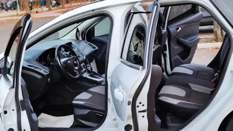 Продаю ford focus 3 рестайлинг /2012/2.0. Автомат🚘
Пробег215.000✅
В хорошем состояние!✅
По кузову без рыжиков и гнили✅
Двигатель в норме, работает ровно и четко масло не ест✅
Коробка в норме ✅
Ходовая обслужена✅
Все масла фильтра и жидкости менялись в вовремя✅
Автомобиль достоин вашего внимания.
Осмотр г. Донецк
Цена:685.000💸
Торг у капота❗️
Возможен обмен на авто дешевле !
Связь: +79495059696 - фотография - 4