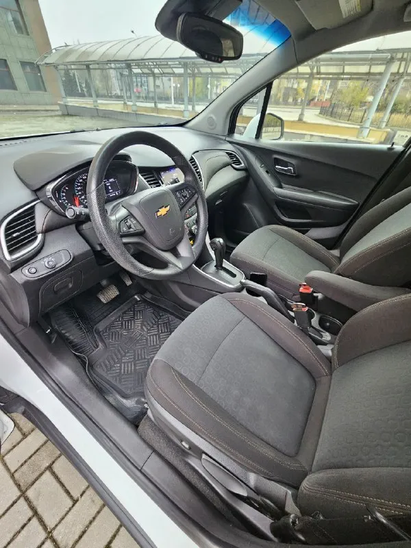 Chevrolet trax
2019Г
1,4 Акпп
85Т км 
Авто в отличном состоянии.
Без дтп, полностью в родном окрасе.
1,490Млн руб
9495213411 - фотография - 6