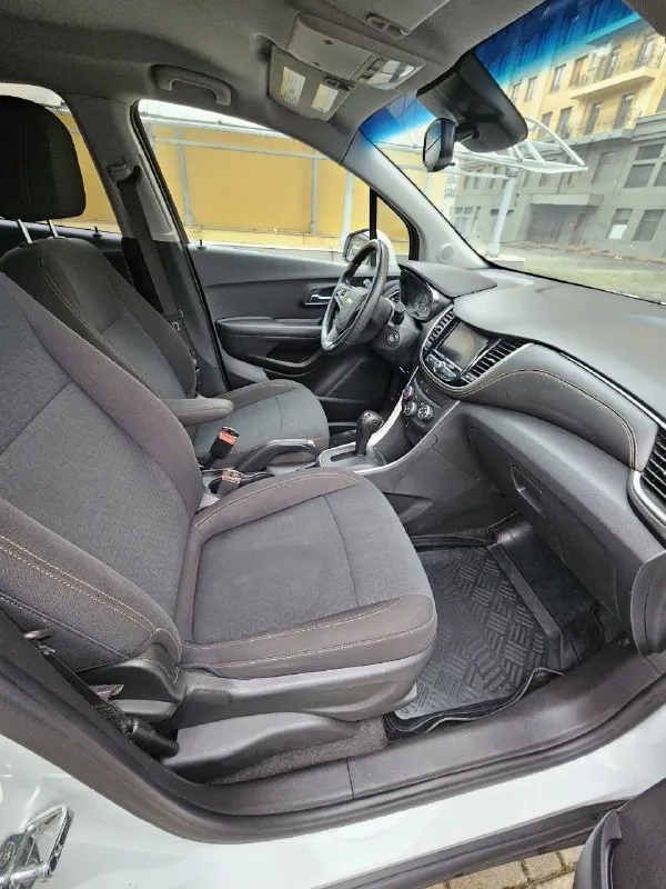 Chevrolet trax
2019Г
1,4 Акпп
85Т км 
Авто в отличном состоянии.
Без дтп, полностью в родном окрасе.
1,490Млн руб
9495213411 - фотография - 7
