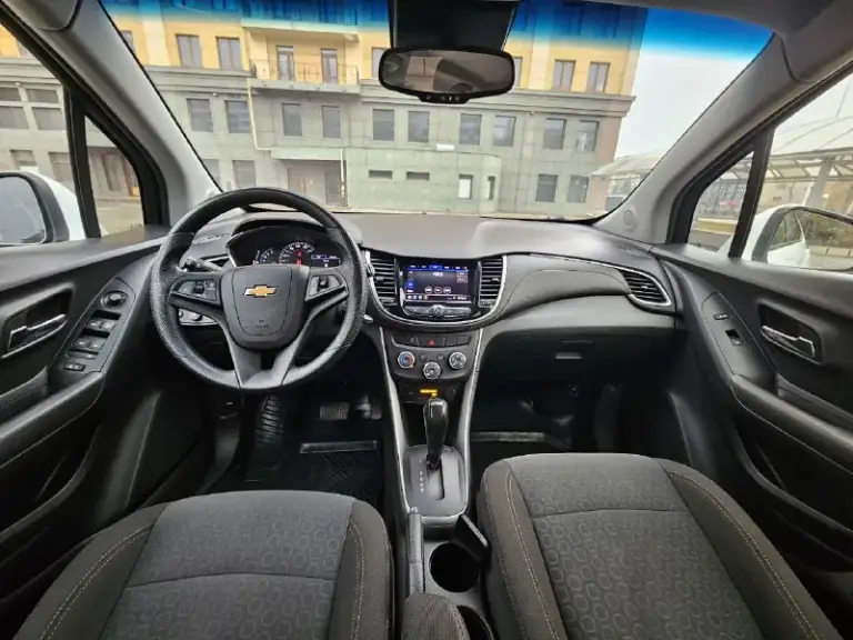 Chevrolet trax
2019Г
1,4 Акпп
85Т км 
Авто в отличном состоянии.
Без дтп, полностью в родном окрасе.
1,490Млн руб
9495213411 - фотография - 9