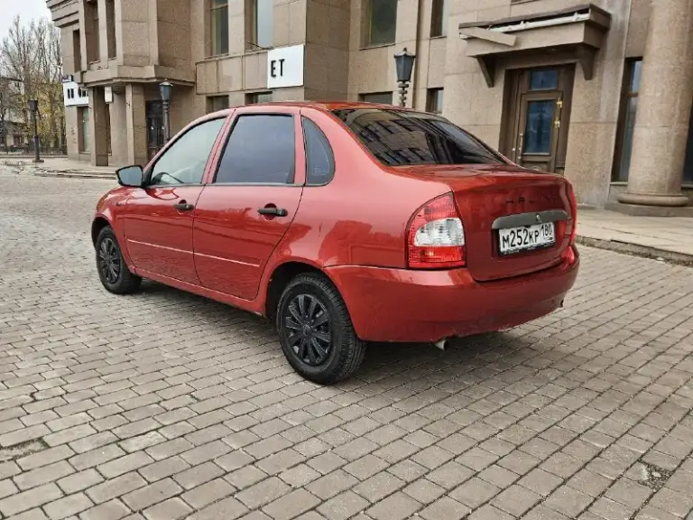 Lada kalina
2005Г
1,6 Бенз
208Т км родной
Авто без дтп, в родном окрасе, стекла родные.
Мотор не дымит, без расхода масла.
За последние полгода была сделана ходовая, куплена новая резина с дисками, установлена магнитола андроид и новые колонки(перед 16см, зад овалы), сделан свет( дхо, бегущий воротник, led ближний и туманки), полировка кузова.
Делать ничего не надо, сел поехал.
2 Комплекта резины.
270Т руб
+79493529077 - фотография - 3