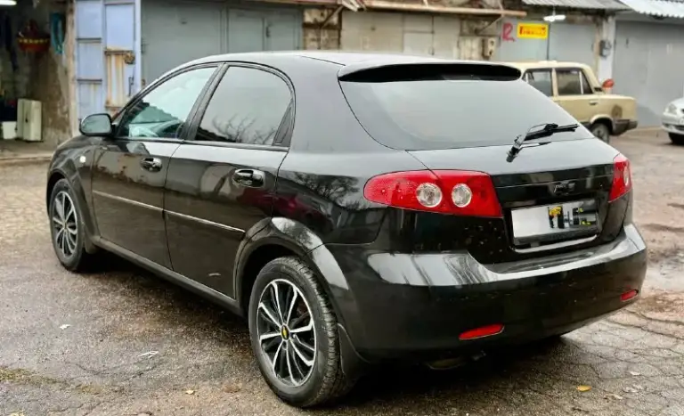 Chevrolet lacetti 2007 год выпуска, 1.6 бензин механика, автомобиль в отличном состоянии! Без гнили и ржавчины! Рыжья нет! Два косметических окраса! Салон чист ухоженный! Без дтп! Два комплекта ключей два комплекта резины! Установлены линзы! В птф ксенон! Хорошие диски на r16! Авто сел и поехал без нареканий! Юридически кристально чистая полное сопровождение в мрэо! Срочно все вопросы по телефону звонить в любое время! Цена 510 тыс руб +7949-401-03-58
+7949-401-03-61 - фотография - 2
