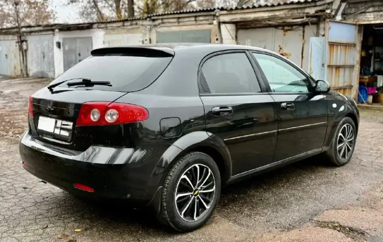 Chevrolet lacetti 2007 год выпуска, 1.6 бензин механика, автомобиль в отличном состоянии! Без гнили и ржавчины! Рыжья нет! Два косметических окраса! Салон чист ухоженный! Без дтп! Два комплекта ключей два комплекта резины! Установлены линзы! В птф ксенон! Хорошие диски на r16! Авто сел и поехал без нареканий! Юридически кристально чистая полное сопровождение в мрэо! Срочно все вопросы по телефону звонить в любое время! Цена 510 тыс руб +7949-401-03-58
+7949-401-03-61 - фотография - 4