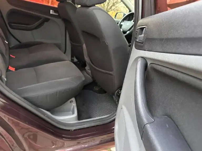 🚗 Продам автомобиль ford focus 2 рейстайлинг
▶️ Год выпуска: 2008
▶️ Объём двигателя:1.8
▶️ Механика
▶️ Комплектация чиа полная
ℹ️ описание:
✅ Автомобиль в хорошем состоянии.
✅Пробег 178.000
✅ Автомобиль без дтп, зеленая автотека и соответсвенно весь кузов и железо ровное!
✅ Авто обслужено!
Не дымит, масло не ест, едет очень бодро.
Машина внешне в отлично состояние, без рыжиков гнили и т д.
Вин читается.
На любые проверки за ваш счет - готов.
🏛 Юридически автомобиль чист, без штрафов
💰 Цена🔥:615.000 рублей
Торг у капота
🏢 Осмотр: донецк
☎ Более подробно по номеру телефона: +79494592618
📲 Tg: александр
📞 Звоните: +7(949)4592618 - фотография - 9