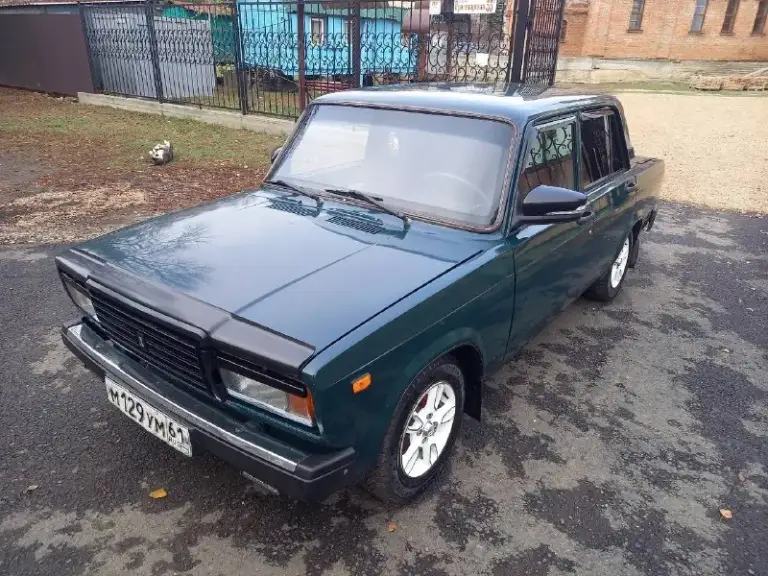 Продам ваз 2107
Год выпуска 2006
Двиг 1.6 инжектор
Авто в хорошем состоянии вложений не требует
Кпп 5 ступенчатая резина зима, варить красить не надо, цена 198 000 руб торг +7-949-383-52-74 - фотография - 3
