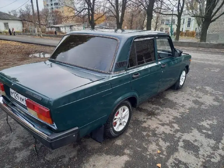 Продам ваз 2107
Год выпуска 2006
Двиг 1.6 инжектор
Авто в хорошем состоянии вложений не требует
Кпп 5 ступенчатая резина зима, варить красить не надо, цена 198 000 руб торг +7-949-383-52-74 - фотография - 4