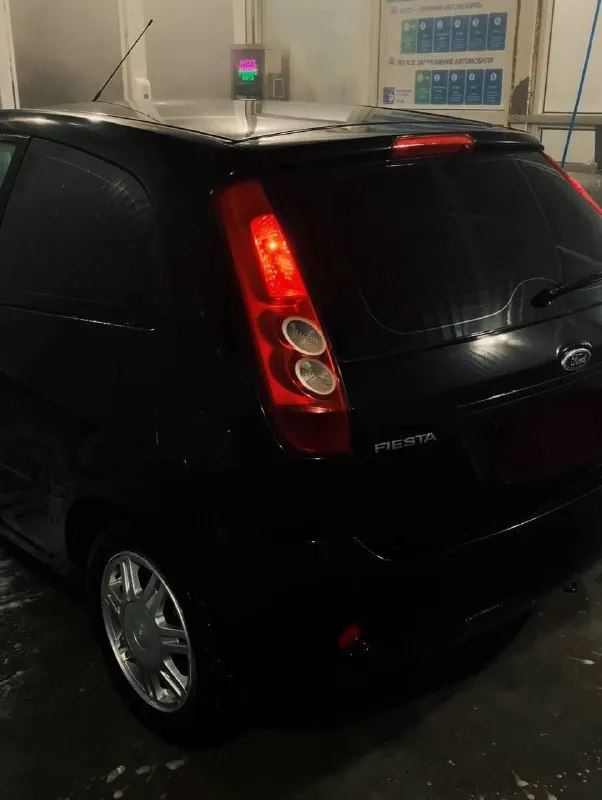 Ford fiesta mk5 2007г 1.6 5 ступка
В максимальной комплектации: регулировка зеркал, 2 стеклоподъемника с водительским автоматическим, подогрев заднего стекла
Кондиционер, гур
Ходовка в отличном состоянии, не гремит не стучит ничего, поменяны масла в моторе и в гуре 1000км назад так же заменен антифриз
Масло не ест, по кузову не гнилой, дно целое мелкие сколы имеются
Салон в хорошем опрятном состоянии
Переоформление в мрэо без проблем
По документам чистая
Цена 360.000₽ торг
+79494300838
📞 Звоните: +7(949)4300838 - фотография - 3