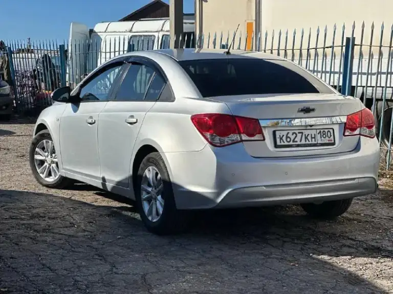 🚗 Продам автомобиль chevrolet cruze ▶️ год выпуска: 2013 ▶️ объём двигателя: 1.8 ▶️ кпп:автомат ▶️ комплектация: полная ℹ️ описание: ✅ автомобиль в хорошем состоянии. ✅ родной пробег 207 000 ✅ автомобиль без дтп, ✅ авто обслужено! Мотор не дымит, масло не ест, едет очень бодро. Коробка переключается идеально машина внешне в отлично состояние, нет вмятин, рыжиков, гнили и т д. Вин читается. На любые проверки за ваш счет - готов. 🏛 юридически автомобиль чист, без штрафов 💰 цена:770 000 рублей торг у капота 🏢 осмотр: макеевка ☎ более подробно по номеру телефона: +7 (949) 606-98-71
📞 Звоните: +7(949)6069871 - фотография - 4