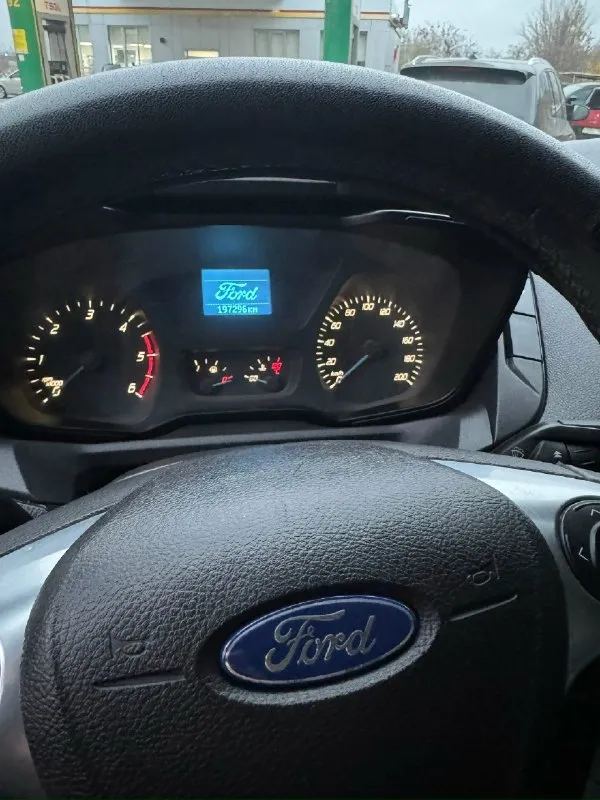 Продам ford транзит(кастом)2013 года выпуска! Объём двигателя 2.2 130л. С состояние хорошее, полностью обслужен, на данный момент вложений не требует, абсолютно никаких!я собственник автомобиля, был пригнан с грузии в 2021году с минимальными повреждениями, крашен только капот, все стёкла родные, два ключа, сервисные книжки!два комплекта шин с дисками, резина летняя новая, диски тоже новые в коробке!если нужен обзор фургона, сброшу в личку! Грузовой фургон, категория «в» пробег 198.000км wf0yxxttgydu63692 цена 2.250.000₽ телефон для связи +79493538377
📞 Звоните: +7(949)3538377 - фотография - 6