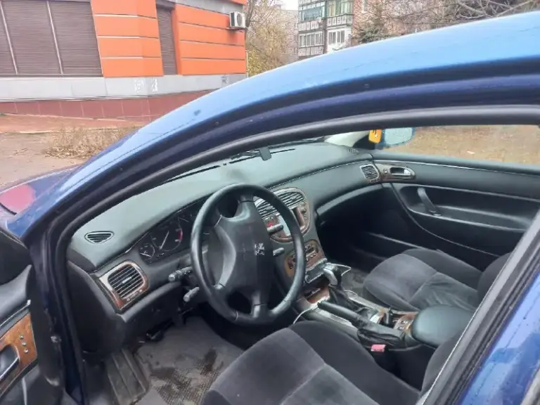 Продам peugeot 607.автомобиль в максимальной комплектации!2001год выпуска,2.2hdi, полный эл. Пакет, титановые диски r17,на хорошей резине!авто хозяйский, так что отвечу на любые вопросы!цена 320000,хороший торг! Енакиево 79493547087
📞 Звоните: +7(949)3547087 - фотография - 5