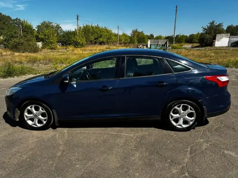 Продам ford фокус 3 2012 г. В. Двигатель 1.6 механика (105л. С. ) пробег на приборной панели 337 тыс. Км, по факту около 200 тыс. Км!, т. К. Приборка была заменена в 2023 году, в отчете автотеки виден скачёк, отчет скину. Кузов весь в родном окрасе, за исключением правого заднего крыла. Стекла все родные, на лобовом имеется трещина. Две тысячи назад, замена масла и фильтров. Двигатель работает ровно коробка переключается плавно кондиционер, печка работают отлично авто на ходу каждый день евро 4, полного баллона хватает на 450км/1300₽ +- полное переоформление в мрэо цена 700к, торг у капота +79495727876 кирилл енакиево
📞 Звоните: +7(949)5727876 - фотография - 3