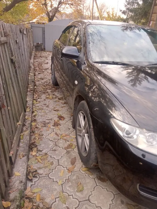 Mazda 6, mazda 6 gg
Год выпуска 2006
Двигатель 2.0л.
Коробка автомат
Пробег 250000км.
Авто в идеальном состоянии, как внешне, так и технически, делать ничего не нужно. Сел и поехал.
Стаканы, пороги, арки, без гнили и рыжиков.
Салон не прокуренный, чистый. Кожа в отличном состоянии.
Датчик света дождя, климат контроль, круиз контроль, подушки безопасности, подогрев сидений.
Двигатель масла не берет, коробка не пинает.
За последние время поменял:
- Подушку коробки
- Передние рычаги
- Масло в коробке (полная замена вместе с фильтром)
- Масло в двигателе
Кузов отполирован и нанесена керамика.
Все детали кузова родные, без дтп и повреждений.
Все стекла родные.
Два комплекта шин
Два ключа
Авто делал для себя, но вынужден продать по семейным обстоятельствам.
За авто не стыдно, готов к любым осмотрам.
Я хозяин, на учёте в днр.
780 000Р.
Реальному покупателю, торг у капота!
Осмотр:
Мариуполь, володарское.
Все вопросы по тел
📲 Tg: сергей
📞 Звоните: +7(949)7194727 - фотография - 4