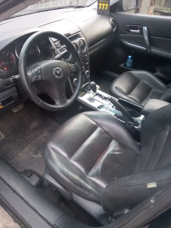 Mazda 6, mazda 6 gg
Год выпуска 2006
Двигатель 2.0л.
Коробка автомат
Пробег 250000км.
Авто в идеальном состоянии, как внешне, так и технически, делать ничего не нужно. Сел и поехал.
Стаканы, пороги, арки, без гнили и рыжиков.
Салон не прокуренный, чистый. Кожа в отличном состоянии.
Датчик света дождя, климат контроль, круиз контроль, подушки безопасности, подогрев сидений.
Двигатель масла не берет, коробка не пинает.
За последние время поменял:
- Подушку коробки
- Передние рычаги
- Масло в коробке (полная замена вместе с фильтром)
- Масло в двигателе
Кузов отполирован и нанесена керамика.
Все детали кузова родные, без дтп и повреждений.
Все стекла родные.
Два комплекта шин
Два ключа
Авто делал для себя, но вынужден продать по семейным обстоятельствам.
За авто не стыдно, готов к любым осмотрам.
Я хозяин, на учёте в днр.
780 000Р.
Реальному покупателю, торг у капота!
Осмотр:
Мариуполь, володарское.
Все вопросы по тел
📲 Tg: сергей
📞 Звоните: +7(949)7194727 - фотография - 5