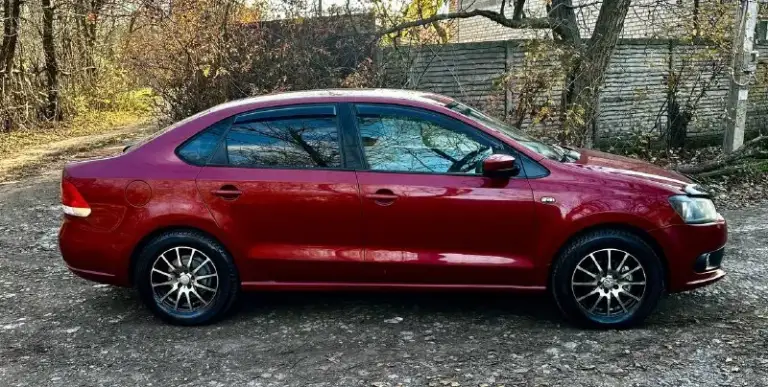 🔥💥🔥💥🔥💥
Цена.650тыс. Руб.
Очень очень срочно цена только сегодня.
Volkswagen polo 2013год.
1.6 Mpi, механика.
Пробег 273тыс. Км.
Авто не из под такси и не когда там не была
Автотека зеленейшая🌿🌿
Машина в очень хорошем состоянии вложений не требует не каких. Кузов без гнили и ржавчины. Выглядит хорошо и красиво как на фото.
# Работает отлично самый лучший и надежный в линейке 1.6 mpi, коробка 5ст. Механика в отличном состоянии. Ходовая тоже в полном порядке. Не давно поменяно масла фильтра. Салон чистый и ухоженный. Хорошая комплектация.
Кондиционер заправлен холодит хорошо, гур, подогрев сидений, эл. Подогрев лобового стекла, и зеркал,4эл. Стеклоподьемника, эл. Зеркала, авс, текшен-контоль, подушки безопасности,2х диновая магнитола на android системе, литые диски на зимнее резине, тонеровка,2 ключа.
Документы в полном порядке юредически чистая. Любое переоформление. Хоть по дкп хоть через мрео. Осмотр донецк
+79497946634
+79895340753 Телегр
📲 Tg: vvv
📞 Звоните: +7(949)7946634 - фотография - 5