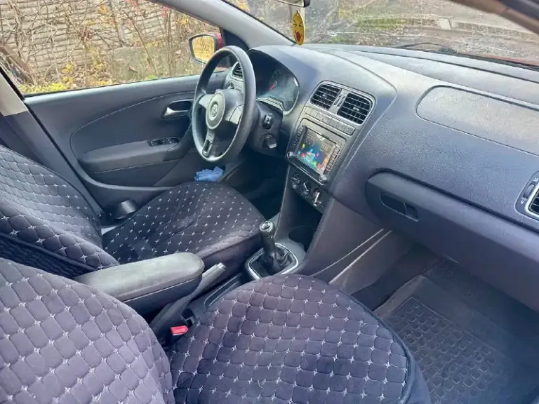 🔥💥🔥💥🔥💥
Цена.650тыс. Руб.
Очень очень срочно цена только сегодня.
Volkswagen polo 2013год.
1.6 Mpi, механика.
Пробег 273тыс. Км.
Авто не из под такси и не когда там не была
Автотека зеленейшая🌿🌿
Машина в очень хорошем состоянии вложений не требует не каких. Кузов без гнили и ржавчины. Выглядит хорошо и красиво как на фото.
# Работает отлично самый лучший и надежный в линейке 1.6 mpi, коробка 5ст. Механика в отличном состоянии. Ходовая тоже в полном порядке. Не давно поменяно масла фильтра. Салон чистый и ухоженный. Хорошая комплектация.
Кондиционер заправлен холодит хорошо, гур, подогрев сидений, эл. Подогрев лобового стекла, и зеркал,4эл. Стеклоподьемника, эл. Зеркала, авс, текшен-контоль, подушки безопасности,2х диновая магнитола на android системе, литые диски на зимнее резине, тонеровка,2 ключа.
Документы в полном порядке юредически чистая. Любое переоформление. Хоть по дкп хоть через мрео. Осмотр донецк
+79497946634
+79895340753 Телегр
📲 Tg: vvv
📞 Звоните: +7(949)7946634 - фотография - 8