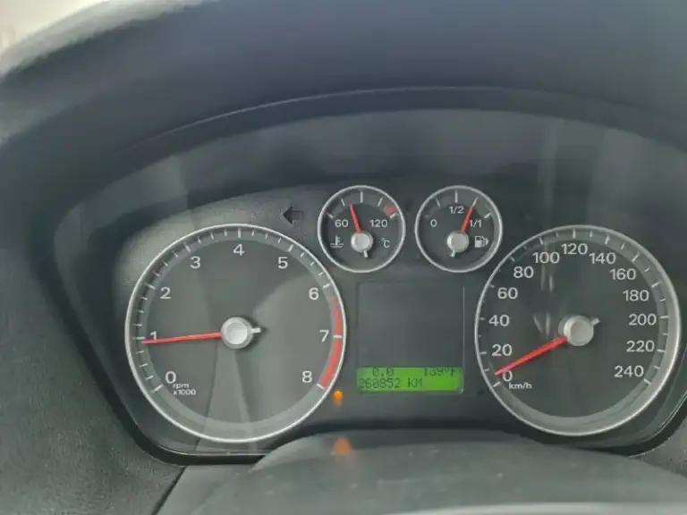 Продам ford focus 2 2006 года. Объём двигателя 1.8 (125 л. С. ) бензин. Пробег 261тыс. Установлен контрактный двигатель с пробегом 90 тыс. Комплектация: стеклоподъёмники 2, кондиционер, подогрев окон, подогрев передних сидений, андроид экран, хорошее звучание музыки. Ходовка в порядке. Резина новая зима, лето. С документами порядок. Цена: 530 000. Торг. Вопросы по телефону: +79493286625 (теграмм, макс).
📞 Звоните: +7(949)3286625 - фотография - 6