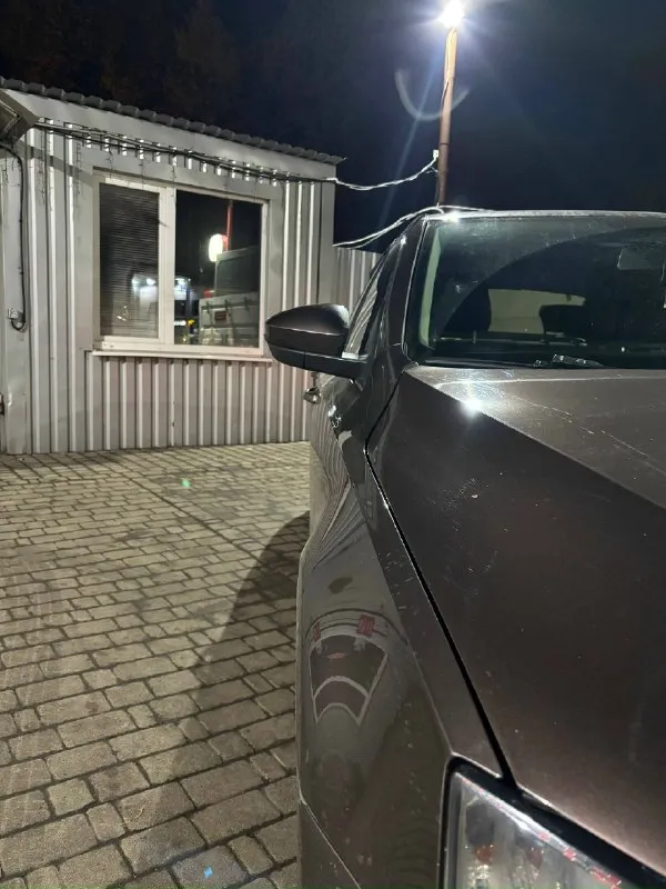 Продам skoda octavia 1.4 tsi mt цена: 1.000.000 руб торг в очень хорошем состоянии. Машина ухожена и обслужена от а до я. Менялась поршневая, вкладыши, ревизия головки! Пробег оригинал, не скручен. Все жидкости свежие, все обслужено. Что было поменяно: - новые подушки двигателя - стойки стабилизатора - рулевые тяги и наконечники (рейка отреставрирована) - развал схождения сделан - резина 3 комплекта (два комплекта дисков) - установлена хорошая музыка, андроид магнитола! (штатную отдам!) обработана полностью! В ближайшее время без вложений! - картридж турбины заменен не так давно! Масла не берет от слова совсем! На машине не летаю, это 1.4 не 2.0!(все разумно) - дорогая тонировка сзади - подкапотка чистая, все сухое (слежу за этим и во время устраняю течи!) - ролики и ремни заменил около 7 тыс назад. Описывать очень долго, готов для личных встреч, убедитесь сами. С продажей авто сильно не спешу, езжу каждый день! +79490425668
📞 Звоните: +7(949)0425668 - фотография - 3
