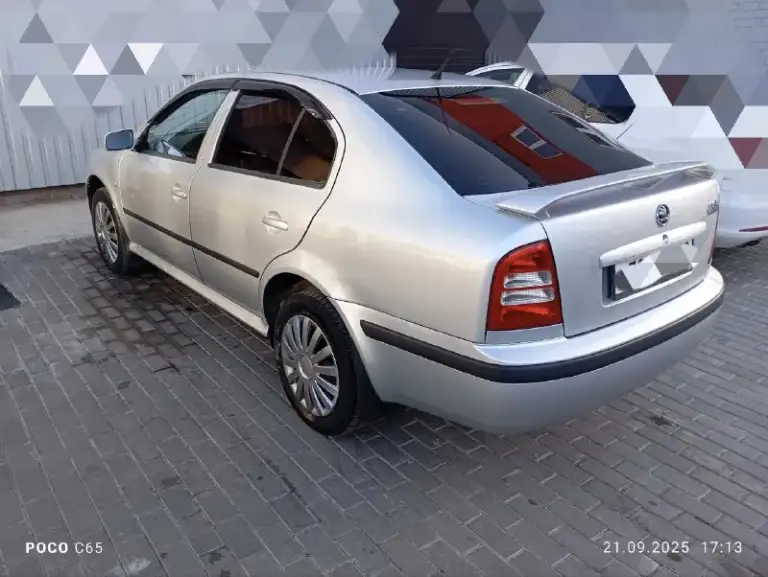 Skoda octavia 2008 г. Двигатель: 1.6 (bfq, 102 л. С) пробег: 296 000 комплектация wts, спортивный обвес, трехспицевый кожанный руль, чёрный потолок, передние сидения с развитой боковой поддержкой, abs, кондиционер, электро регулировка и обогрев зеркал, передние электрические стеклоподьемники, сигнализация starline a6, заводской центральный замок, заводская аудиосистема на 4 динамика, бортовой компьютер, доводчик стекол с сигнализации. Все функции в машине работают сервисная книжка имеется юридически всё в порядке цена: 585.000 рублей, торг при осмотре г. Донецк продажа с переоформлением в мрэо. Остальные вопросы по телефону денис +79493230454
📞 Звоните: +7(949)3230454 - фотография - 1