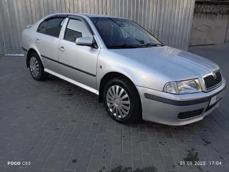 Skoda octavia 2008 г. Двигатель: 1.6 (bfq, 102 л. С) пробег: 296 000 комплектация wts, спортивный обвес, трехспицевый кожанный руль, чёрный потолок, передние сидения с развитой боковой поддержкой, abs, кондиционер, электро регулировка и обогрев зеркал, передние электрические стеклоподьемники, сигнализация starline a6, заводской центральный замок, заводская аудиосистема на 4 динамика, бортовой компьютер, доводчик стекол с сигнализации. Все функции в машине работают сервисная книжка имеется юридически всё в порядке цена: 585.000 рублей, торг при осмотре г. Донецк продажа с переоформлением в мрэо. Остальные вопросы по телефону денис +79493230454
📞 Звоните: +7(949)3230454 - фотография - 4