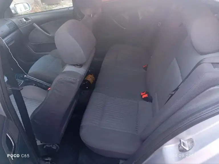 Skoda octavia 2008 г. Двигатель: 1.6 (bfq, 102 л. С) пробег: 296 000 комплектация wts, спортивный обвес, трехспицевый кожанный руль, чёрный потолок, передние сидения с развитой боковой поддержкой, abs, кондиционер, электро регулировка и обогрев зеркал, передние электрические стеклоподьемники, сигнализация starline a6, заводской центральный замок, заводская аудиосистема на 4 динамика, бортовой компьютер, доводчик стекол с сигнализации. Все функции в машине работают сервисная книжка имеется юридически всё в порядке цена: 585.000 рублей, торг при осмотре г. Донецк продажа с переоформлением в мрэо. Остальные вопросы по телефону денис +79493230454
📞 Звоните: +7(949)3230454 - фотография - 9