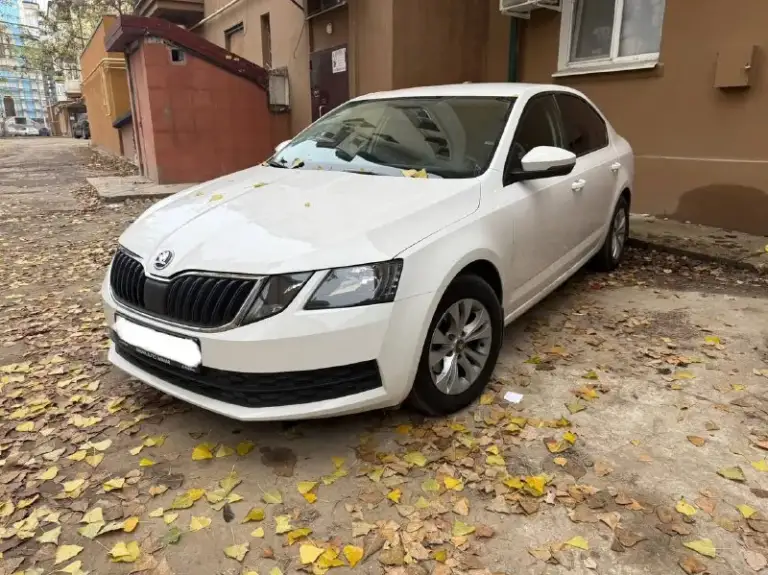Skoda octavia a7 лифтбек, 2017 г. В. Сборка чехия.
Двигатель 1.6 tdi, один из самых надёжных двигателей в линейке с высоким ресурсом, 5 ст мкпп.
Автомобиль в отличном состоянии, полностью обслужен. Без дтп, кузов на 5+. Второй хозяин. Сделано полное то - замена грм, сцепления, ходовая. Все обслужено до мелочей. Масло в двигателе ravenol, замена каждые 8.000, двигатель масло не расходует, работает ровно, не дымит. Средний расход трасса 4-4.5, город 5.5 л. Два комплекта резины. Два ключа. Пробег 208 т. Км. Новый хозяин будет доволен. Торг минимальный.
Мариуполь. Цена: 1 400 000 ₽.
+79857328842 - фотография - 1