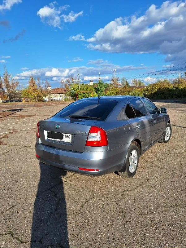 Продам свой автомобиль skoda octavia чешской сборки. Двигатель 1.8 tsi акпп aisin 6 ст. Замена масла каждые 6 тыс. Км, в коробке каждые 30 тыс. Реальный пробег 98 000 км. Без дтп, в родном окрасе. Все стекла, включая лобовое, родные. Один хозяин. Автомобиль приобретён в автосалоне в 2013 году и с тех пор в одних руках. Все документы в наличии. Сигнализация с автозапуском, комплект зимней резины на литых дисках. Передние боковые стекла и лобовое - хорошая атермалка без бликов. 1.350 торг. +79499869488
📞 Звоните: +7(949)9869488 - фотография - 3
