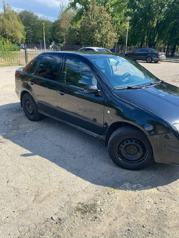 Skoda fabia 1,4 2007 продам свою хозяйскую машину!!! Машина обслужена кондер работает масла фильтра заменены недавно газ/бензин газ вписан в птс и стс на полном ходу каждый день по кузову практически вся в родне дно арки пороги все целое !! Второй комплект колес в подарок на хорошей летней резине!!! Возрастные косячки присутствует коррозия на правом крыле в низу пробег 238 000 км автотека зелень я второй владелец очень экономичная особенно на газу!! Цена 405000 рублей с торгом +79493642539 +79490491758 донецк, калининский район 👤
📞 Звоните: +7(949)3642539 - фотография - 1