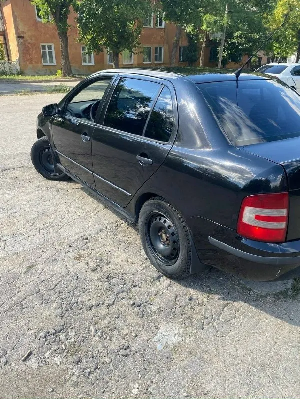 Skoda fabia 1,4 2007 продам свою хозяйскую машину!!! Машина обслужена кондер работает масла фильтра заменены недавно газ/бензин газ вписан в птс и стс на полном ходу каждый день по кузову практически вся в родне дно арки пороги все целое !! Второй комплект колес в подарок на хорошей летней резине!!! Возрастные косячки присутствует коррозия на правом крыле в низу пробег 238 000 км автотека зелень я второй владелец очень экономичная особенно на газу!! Цена 405000 рублей с торгом +79493642539 +79490491758 донецк, калининский район 👤
📞 Звоните: +7(949)3642539 - фотография - 3