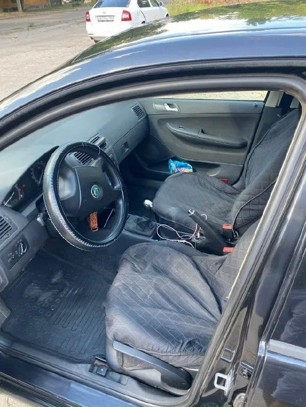 Skoda fabia 1,4 2007 продам свою хозяйскую машину!!! Машина обслужена кондер работает масла фильтра заменены недавно газ/бензин газ вписан в птс и стс на полном ходу каждый день по кузову практически вся в родне дно арки пороги все целое !! Второй комплект колес в подарок на хорошей летней резине!!! Возрастные косячки присутствует коррозия на правом крыле в низу пробег 238 000 км автотека зелень я второй владелец очень экономичная особенно на газу!! Цена 405000 рублей с торгом +79493642539 +79490491758 донецк, калининский район 👤
📞 Звоните: +7(949)3642539 - фотография - 8