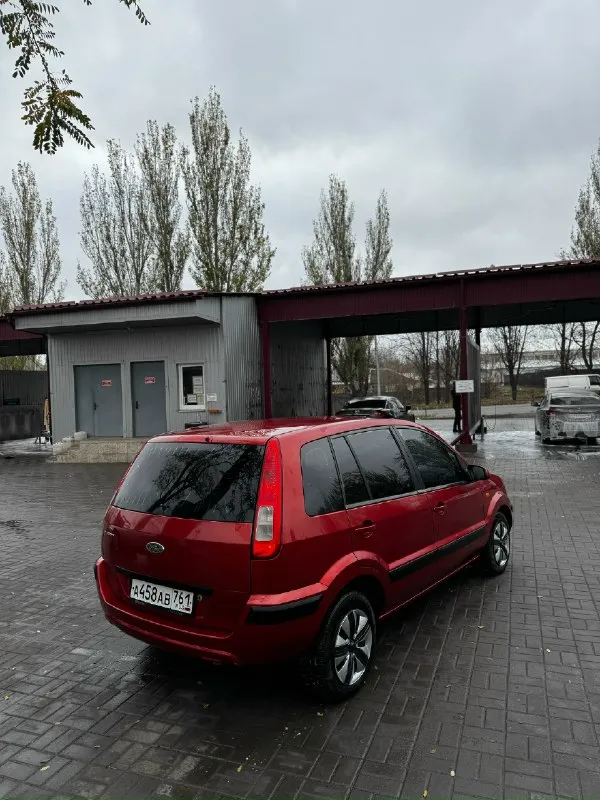 Продается ford фьюжн ford fusion 2008 год 1,6 бензин на обычном автомате в максималке с климатом состояние близко к идеалу мотор коробка без нареканий чистый ухоженный салон ходовая без стуков стекла все родные даже лобовое!!! Цена 555 торги у капота приезжайте смотрите покупайте находится в макеевке район пушка +79493179178
📞 Звоните: +7(949)3179178 - фотография - 1