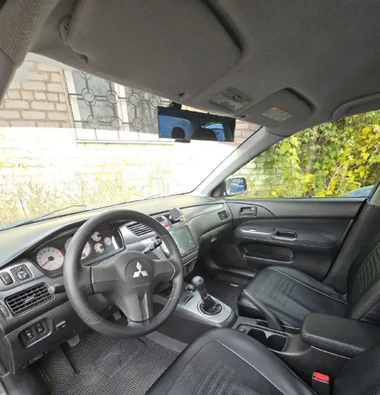 Продаю свой mitsubishi lancer 9, 2007 г. В. С живым кузовом, гбо 4 поколения, 181 500 км. Оригинального пробега, в основном по донецку.
Покупал дорого, у единственного владельца в 2023 году на пробеге 160 000 км.
В авто вложено очень много сил, времени, а также денег около 300 000 р.
Далеко неполный список вложений прилагаю.
Комплектация со всеми стеклоподьемниками, кондиционером, подогревом передних сидений. Авто в отличном техническом состоянии, без вложений, масла и фильтры поменяны, масло не ест.
Установлено: новая сигнализация, магнитола с камерой заднего вида, сделан антикор, литые диски, чехлы и пр. Отдам зимнюю резину на штампах и много всякой всячины в подарок. Были притертости, есть сколы, царапки. Разумеется, авто неоднократно красилось.
Цена 650 т. Р. Торг
+79493234330 - фотография - 5