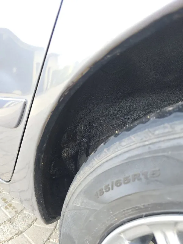 Продаю свой mitsubishi lancer 9, 2007 г. В. С живым кузовом, гбо 4 поколения, 181 500 км. Оригинального пробега, в основном по донецку.
Покупал дорого, у единственного владельца в 2023 году на пробеге 160 000 км.
В авто вложено очень много сил, времени, а также денег около 300 000 р.
Далеко неполный список вложений прилагаю.
Комплектация со всеми стеклоподьемниками, кондиционером, подогревом передних сидений. Авто в отличном техническом состоянии, без вложений, масла и фильтры поменяны, масло не ест.
Установлено: новая сигнализация, магнитола с камерой заднего вида, сделан антикор, литые диски, чехлы и пр. Отдам зимнюю резину на штампах и много всякой всячины в подарок. Были притертости, есть сколы, царапки. Разумеется, авто неоднократно красилось.
Цена 650 т. Р. Торг
+79493234330 - фотография - 8