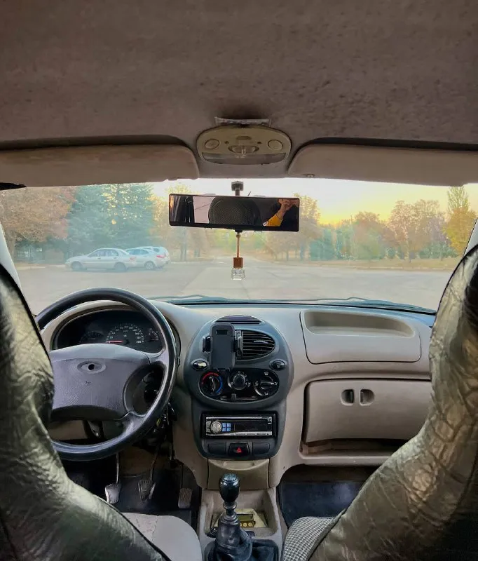Продаю ваз калину
Авто 2007 года выпуска. Я второй владелец с 2014 года.
В машине установлен газ пропан, под запаску(вписан)/бензин, усилитель руля и стекло подъёмники. Есть сервисная книга.
Пробег после капиталки двигателя 150к, столько же новые поршня и кольца.
Коробка переключает мягко, передачи не вылетают. Двигатель шепчет, 1.6л, 8 клапаный. Масло не расходует! 87 лс благодаря расточенным цилиндрам на очень бодром и надёжном ходу. Отрегулированы клапана. Свеже поменяно масло двс, фильтр и антифриз.
По ходовой без критичных моментов. Электрика вся рабочая, печка жарит.
В дверях установлены динамики skylor 40w. Овалы kenwood 170w. Шумка в дверных картах.
В подарок отдам почти новую зимнюю резину на дисках.
Донецк, пролетаркий район.
Переоформление в мрэо без проблем.
Цена 339к торг
Вопросы по тел. +7 (949) 551-75-22
📲 Tg: @bybonchek77
📞 Звоните: +7(949)5517522 - фотография - 9
