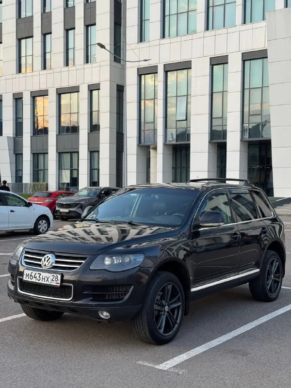 # Volkswagen touareg 2008г. В. , рестайлинг, мотор casa 3.0 дизель
Представляем вашему вниманию отличный вариант внедорожника volkswagen touareg 2008 года выпуска. Этот автомобиль прошел тщательную проверку и обладает рядом преимуществ, которые делают его идеальным выбором для тех, кто ценит комфорт, надежность и безопасность.
## Основные характеристики:
- Модель: volkswagen touareg
- Год выпуска: 2008
- Тип кузова: рестайлинг
- Двигатель: 3.0 дизель, casa (самый надежный двигатель в своей линейке)
- Коробка передач: автомат
- Пробег: 238 тыс. Км пробег)
- Комплектация: максимальная (кроме люка, есть всё необходимое оборудование) в подполковниках мониторы
## Технические особенности:
- Автомобиль находится в отличном техническом состоянии, все системы работают исправно.
- Пробег подтвержден официальным сервисом автотека, машина зеленого цвета без аварий и повреждений.
- Кузов в идеальном состоянии, не имеет следов серьезных ударов или перекраски.
- Документы находятся в полном порядке, готовы к оформлению любым удобным способом.
## Дополнительные преимущества:
- Отличное состояние салона и экстерьера.
- Полностью укомплектован всеми необходимыми аксессуарами и оборудованием.
- Идеальное техническое состояние, не требует вложений.
- Цена 1.265₽ тысяч рублей
Соответствует качеству и состоянию автомобиля.
## Контакты:
- Телефон: +7(949)910-02-20
- Телефон: 8(909)408-88-98
- Связь через мессенджеры: telegram, whatsapp
Этот volkswagen touareg станет отличным выбором для тех, кто ищет надежную машину с хорошей комплектацией и безупречным состоянием. Не упустите шанс приобрести качественный автомобиль по привлекательной цене! - фотография - 2
