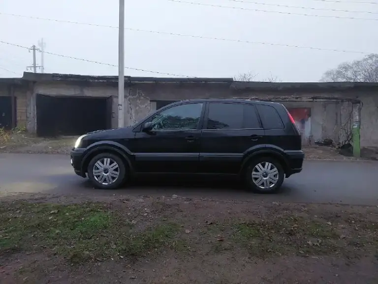 Продам авто! Ford fusion 2007г. Объём 1.6 (механика), 151.5 тыс. Пробега, машина в одной семье с момента покупки в салоне донецка. На данный момент ездит жена. Машина в хорошей комплектации, по моему в предпоследней, передние и задние обогреватели стекол, лобовое не менялось, ржавчины нет, гаражное хранение. В машине своевременно менялись расходники и гсм. Масло менялось каждые 8 тыс. Последняя смена масла и фильтров 500 км. Назад. Перечислять что было заменено очень много, могу скинуть информацию, ссылка на драйве, все подробно расписано. Заменена штатная магнитол на сенсорную. Так же был установлен редкий обвес fusion + (в днр таких не видел или вообще нет) машина ухожена и на уверенном ходу, все что нужно было заменить все заменено, ходовая и двигатель без нареканий. Как говорится, сел и поехал! Цену вижу 720 тыс. Готов торговаться. +7 949 356 21 98 территориально г. Енакиево.
📞 Звоните: +7(949)3562198 - фотография - 2