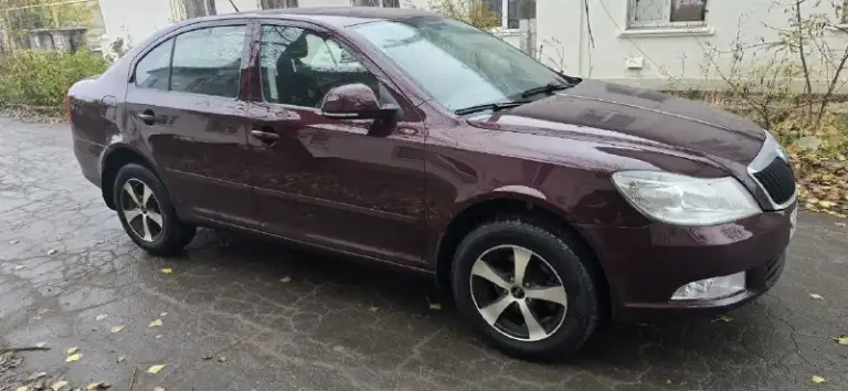 Продма skoda октавию а5 2012г.
Один хозяин по птс
Родного пробега 115тыс.
Мкпп (механика) 1.6
Машина в идельном состоянии, без дтп. Автотека зеленая.
Масла, фильтра заменены.
Любая ваша проверка!
Авто никаких вложений не требует.
Комплектация:
▫️Парктроник
▫️Датчики дождя
▫️Датчики света
▫️Климат контроль
▫️Бортовой компьютер
▫️Круиз контроль
▫️4 Стеклоподъемника
▫️Сигнализация
▫️Доводчики стекл
▫️Подогрев заднего переднего стекла
▫️Подогрев зеркал
▫️Подогрев сидений
▫️Сервисная книжка
Цена:1.100.000₽
Номер телефона:+79497096952
📲 Tg: николай 161181
📞 Звоните: +7(949)7096952 - фотография - 1