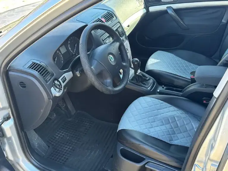 Продам skoda octavia a5
1.6 Бензин
Год выпуска 2005
Пробег 187000 тысяч
В идеально состоянии
Без ржавчины, гнили, вмятин,
По двигателю всё идеально
По коробке всё идеально
По комплектации
Кондиционер
Бортовой компьютер
Подогревы сидений
И многое другое
Цена 535 000
+79493943583 - фотография - 5