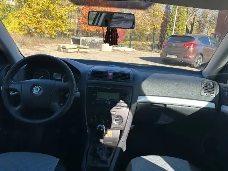 Продам skoda octavia a5
1.6 Бензин
Год выпуска 2005
Пробег 187000 тысяч
В идеально состоянии
Без ржавчины, гнили, вмятин,
По двигателю всё идеально
По коробке всё идеально
По комплектации
Кондиционер
Бортовой компьютер
Подогревы сидений
И многое другое
Цена 535 000
+79493943583 - фотография - 6