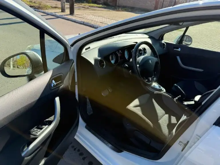 Продам peugeot 308, год выпуска 2010, двигатель 1.6 л. , коробка - автомат. Пробег оригинальный — 135 тыс. Км.
Автомобиль в хорошем техническом состоянии, полностью обслужен и готов к эксплуатации. За машиной ухаживал, своевременно проводилось то.
Коробка работает без рывков, двигатель тянет уверенно. Ходовая часть без нареканий — ничего не гремит и не стучит.
Салон чистый, ухоженный.
Кондиционер, электростеклоподъёмники, подушки безопасности, парктроник — всё работает.
Документы в порядке, я собственник.
Цена — 830 000 руб. , возможен торг.
Звонить по телефону: +79493266145 - фотография - 8