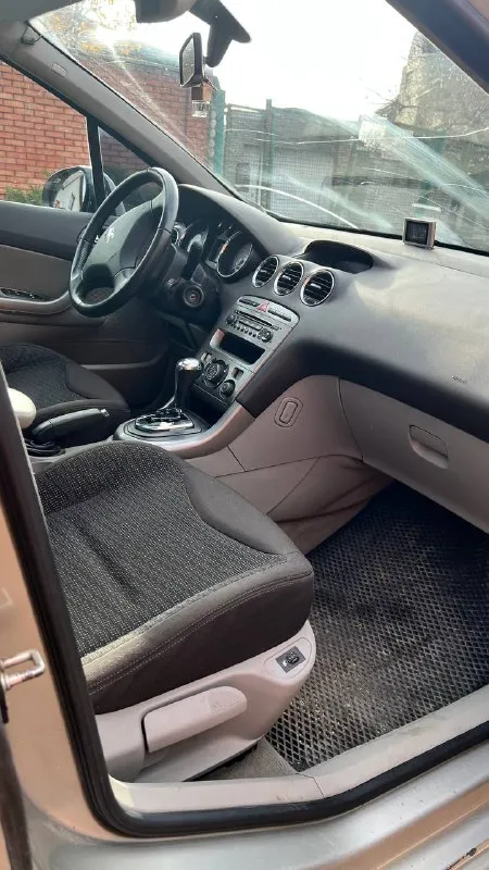 Продам peugeot 308,год 2008, двигатель 1.6, пробег 177 тыс. Км, коробка автомат, электрозеркала, подогревы сидений, климат контроль, ходовые огни, панорамная крыша, двигатель после ремонта, лобовое под замену, машина на ходу, но надо заниматься. Цена 400 000 рублей. Находится в мариуполе, осмотр парк веселка.
Телефон +79496194080
📲 Tg: @denis_mpl
📞 Звоните: +7(949)6194080 - фотография - 8
