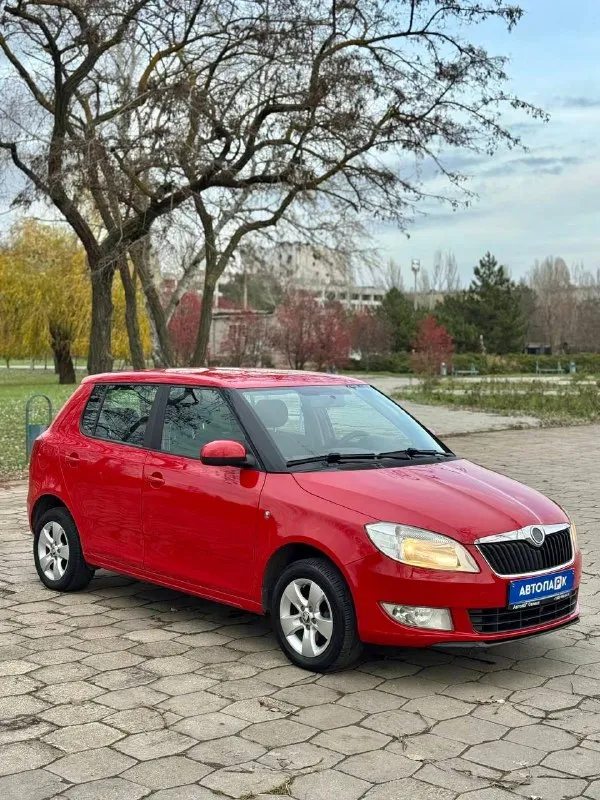 🌹Skoda fabia 1.4

💰Цена: 670 000р
🏢Город: мариуполь
📅Год выпуска: 2010
🧾Пробег: 204 885км.
⚙️Двигатель: 1.4
⛽Топливо: бензин
⚙️Кпп: механика

📞 Телефон:

+7-949-727-41-51
+7-989-263-55-56
+7-949-551-91-52

💾 Описание:

Fabia идеальный выбор для тех, кто ищет надёжный и практичный автомобиль. Этот хетчбек отличается элегантным дизайном и просторным салоном.

✅ 1 Владелец, южная эксплуатация.

✅ Отличное состояние кузова, без коррозии, весь в родной краске 💯%

✅ Хорошее состояние как внешне так и технически.

Комплектация 👍 :
Кондиционер, гур, abs, центральный замок, подогрев сидений, новая летняя резина pirelli, электропакет, два ключа.

Улица шевченко 269 - фотография - 1