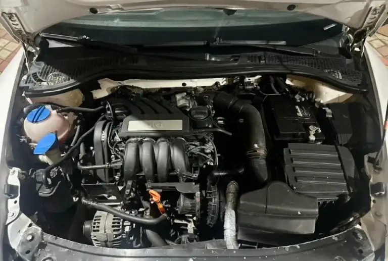 Цена 699.тыс. Руб. ❗️❗️❗️
Срочная продажа. Торг у капота.
Skoda octavia a5 рейсталинг 2012г.
1.6 Mpi механика.
Родной пробег 250тыс. Км.
2Хозяина.
Авто в очень хорошем состоянии вложений не требует не каких. Кузов без гнили и ржавчины выглядит красиво как на фото так и в живую.
Мотор работают отлично не дымит не троит тянет хорошо. Самый лучший и надежный мотор в линейке. Ходовая без посторонних звуков все в полном порядке. Коробка отлично работает. Масла фильтра только поменял ещо даже 100км не проехали. Салон чистый. Богатая комплектация.
Кондиционер, гур, датчики света и дождя, подогрев сидений и зеркал,4эл. Стеклоподьмника, эл. Зеркала, подушки безопасности, парк-троик. Установлена магнитола на android системе. Литые диски. Лед фары в ближнем и туманках, тонеровка. В серьезных дтп не была.
Документы в полном порядке.2собственика, птс оригинал, любое переоформление хоть по дкп хоть через мрео. Осмотр донецк
+79498582203 - фотография - 9