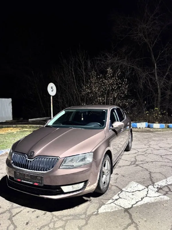В продаже автомобиль skoda octavia a7,год выпуска 2013,пробег 180.000км родной!, авто в идеальном без дтп! В достойном состоянии как внешне так и технически, состояние автомобиля как новая. Не битая!все стёкла родные, лобовое стекло без трещин!с двумя хозяевами. Присутствуют все номера кузова и двигателя, читаются отлично. Нету штрафов и запретов. Машина полностью обслужена. Резина вся новая, запасное колесо, домкрат, балонник оригинальные не разу не использовались!комплектация максимально богатая: двухзонный климат-контроль+кондиционер, сигнализация, парктроник задний, центральные замки на все двери, электростеклоподъёмники с доводчиками, подогревы передние сидения-электро зеркала с подогревом, заводские противотуманки, abs, регулировка руля и передних сидений, и так далее и очень много остального! Очень хорошая аудио система) самый надёжный двигатель1.4 на механике! Расходует не капли масло от замены до замены!
Цена 1.200.000
📞 Звоните:+7(949)5639877 - фотография - 3