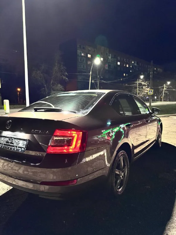 В продаже автомобиль skoda octavia a7,год выпуска 2013,пробег 180.000км родной!, авто в идеальном без дтп! В достойном состоянии как внешне так и технически, состояние автомобиля как новая. Не битая!все стёкла родные, лобовое стекло без трещин!с двумя хозяевами. Присутствуют все номера кузова и двигателя, читаются отлично. Нету штрафов и запретов. Машина полностью обслужена. Резина вся новая, запасное колесо, домкрат, балонник оригинальные не разу не использовались!комплектация максимально богатая: двухзонный климат-контроль+кондиционер, сигнализация, парктроник задний, центральные замки на все двери, электростеклоподъёмники с доводчиками, подогревы передние сидения-электро зеркала с подогревом, заводские противотуманки, abs, регулировка руля и передних сидений, и так далее и очень много остального! Очень хорошая аудио система) самый надёжный двигатель1.4 на механике! Расходует не капли масло от замены до замены!
Цена 1.200.000
📞 Звоните:+7(949)5639877 - фотография - 7